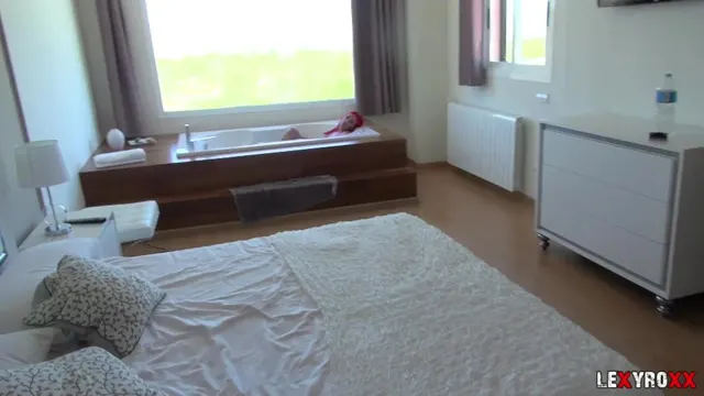 Sein harter Schwanz in meiner Wanne